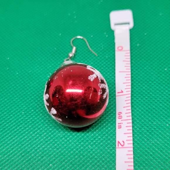 Christmas Ball Snowflake Ornament Earrings Dangle 1 1/2 In Drop Red White - Picture 5 of 6